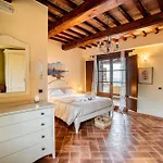 Guesthost - Il Glicine, With Garden And Pool Gioiella