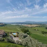 Guesthost - Il Glicine, With Garden And Pool Apartment *