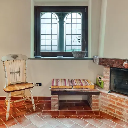 Guesthost - Il Glicine, With Garden And Pool *