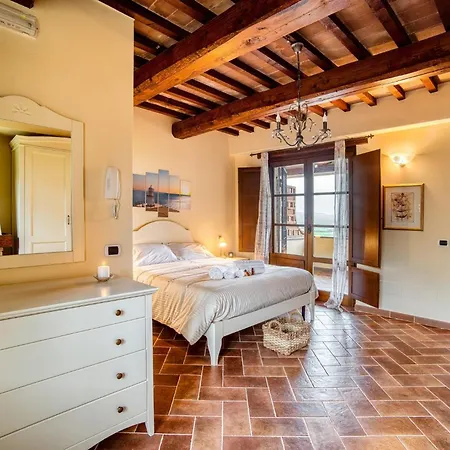 Guesthost - Il Glicine, With Garden And Pool Gioiella