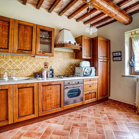 Guesthost - Il Glicine, With Garden And Pool Apartament