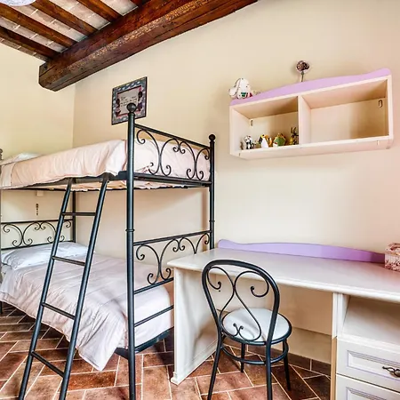 Guesthost - Il Glicine, With Garden And Pool Gioiella