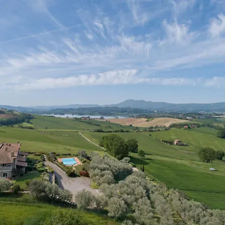 Guesthost - Il Glicine, With Garden And Pool Apartamento *
